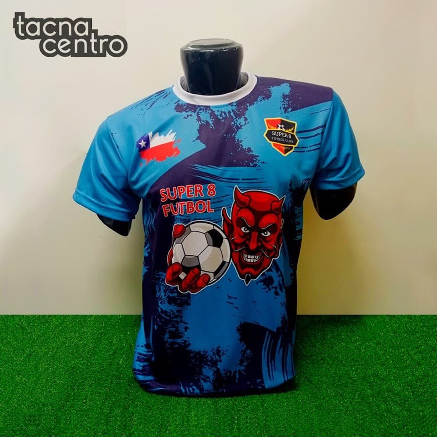 camisetas de futbol color celeste con sombras azules