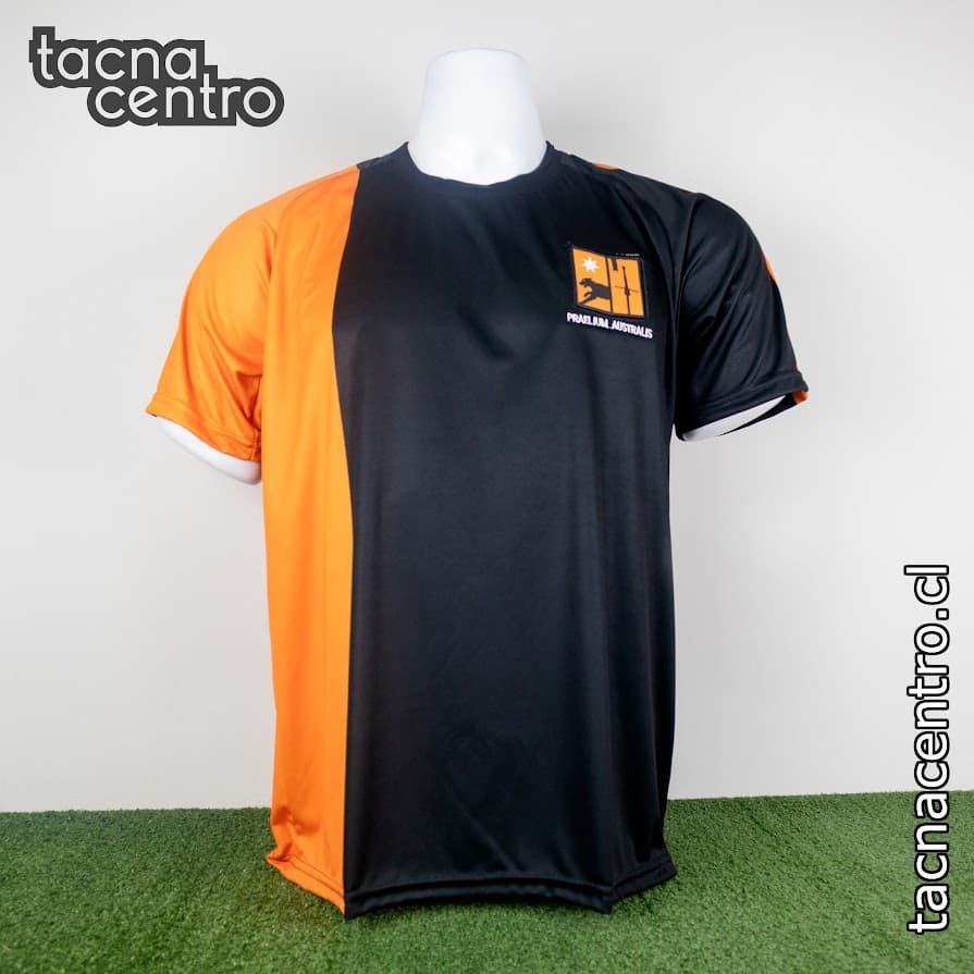 camisetas de futbol negro y anaranjado