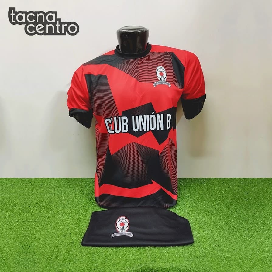 uniforme de futbol color negro con rojo