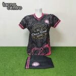 fotos de camisetas de futbol para mujeres negro rosado