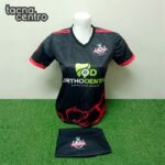 fotos de camisetas de futbol para mujeres rojo negro