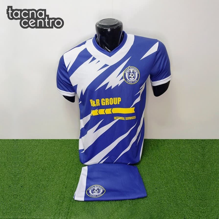 uniforme de futbol color azul con blanco