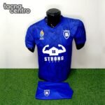 uniforme de futbol color azul con blanco