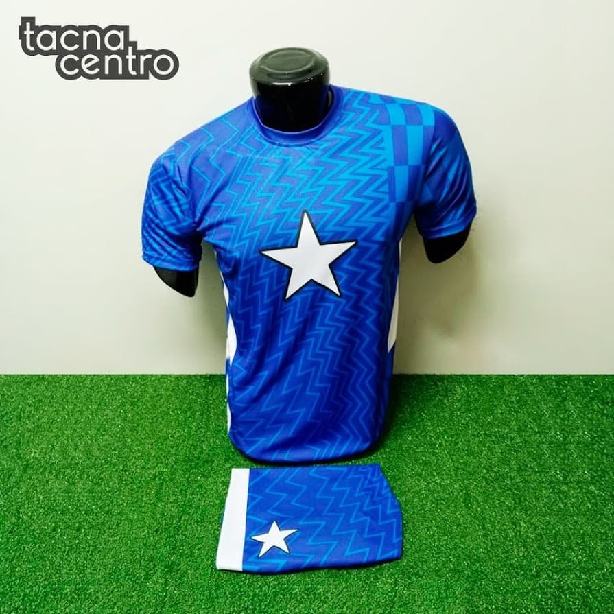 uniforme de futbol color azul con blanco