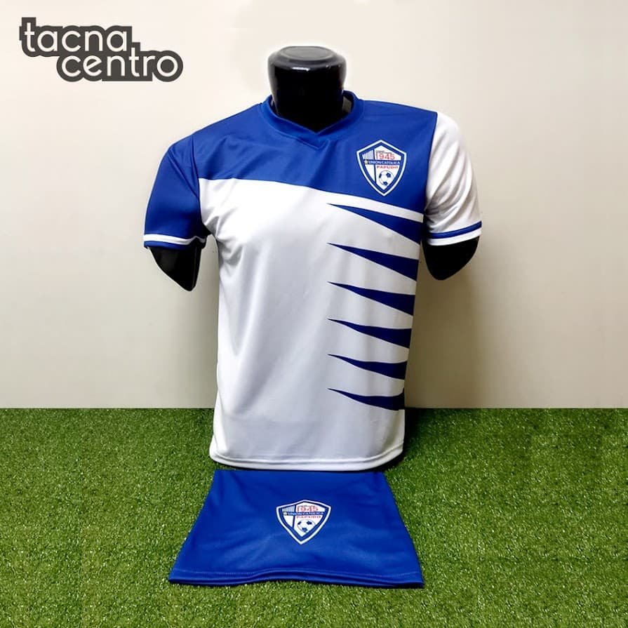 uniforme de futbol color blanco con azul