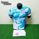 uniforme de futbol color celeste con blanco