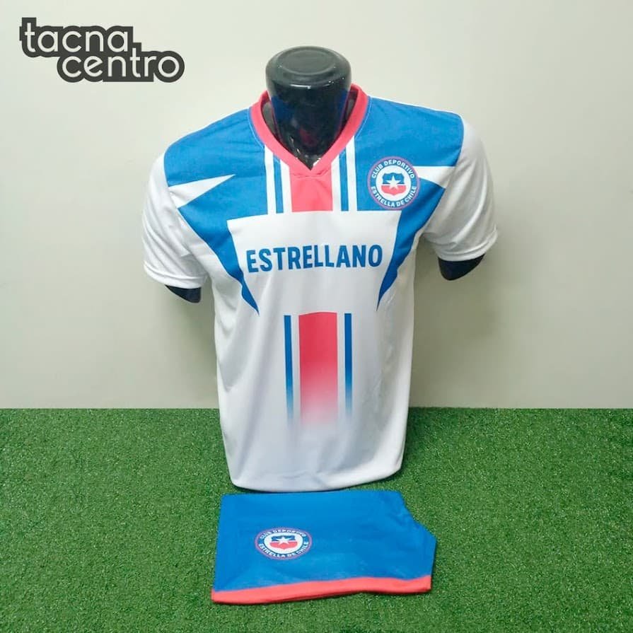 uniforme de futbol color celeste con blanco