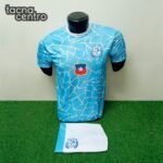 uniforme de futbol color celeste con blanco