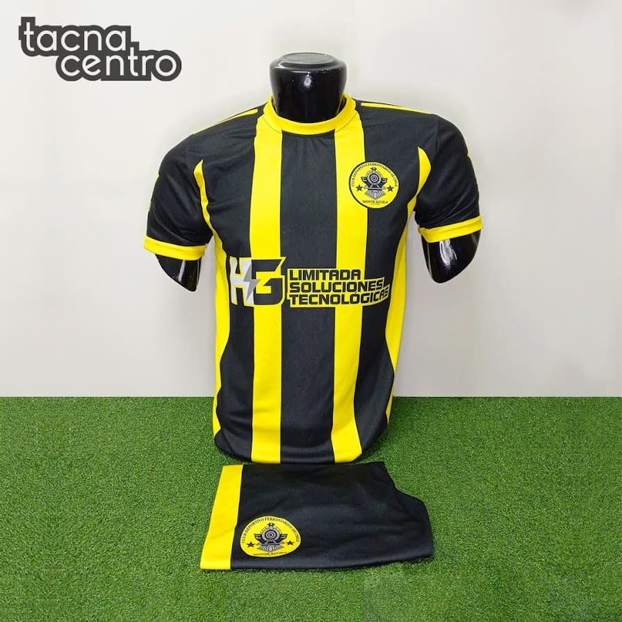 uniforme de futbol color negro con amarillo