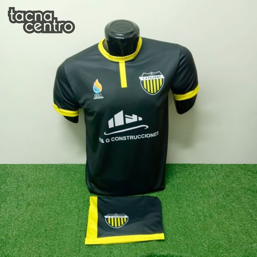 uniforme de futbol color negro y amarillo
