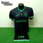 uniforme de futbol color negro con verde
