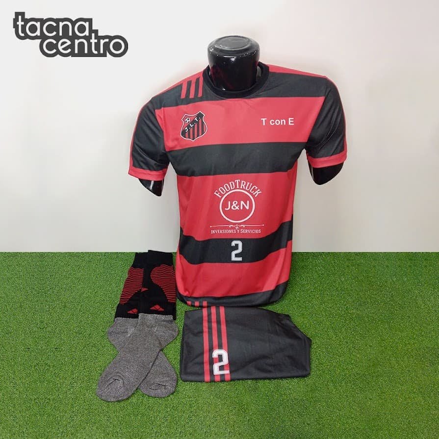 uniforme de futbol color rojo con negro