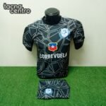 uniforme de futbol color negro con verde
