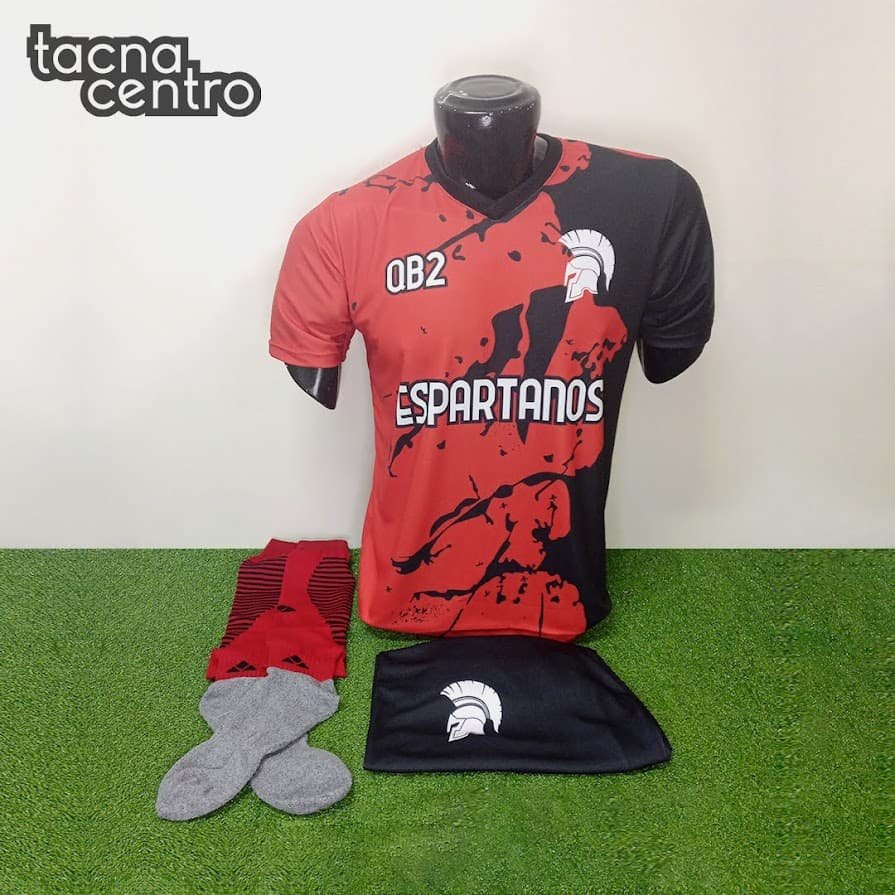 uniforme de futbol color rojo con negro