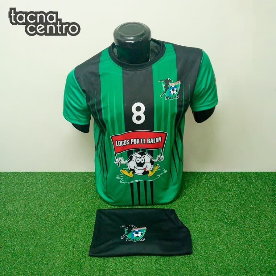 uniforme de futbol color verde con negro