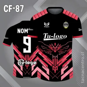 Camiseta de futbol negra con ave volando hombros de color rosado