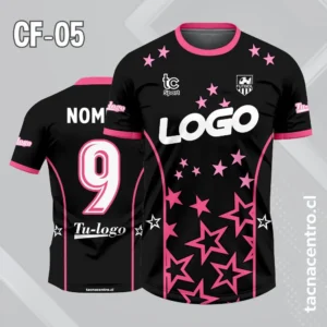 Camiseta de futbol negra con patrones de estrellas rosadas