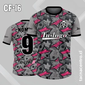 Camiseta de futbol gris oscuro con patron de estrellas rosadas y plomas