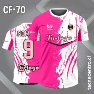 Camiseta de futbol dividido en dos colores rosado y blanco