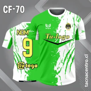 Camiseta de futbol dividido en dos colores verde y blanco