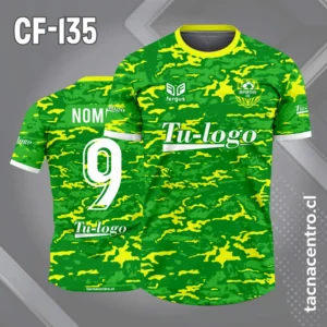 Camiseta de futbol verde con patrones irregulares amarillos