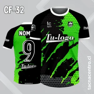 Camiseta de futbol negro con mancha derramada verde