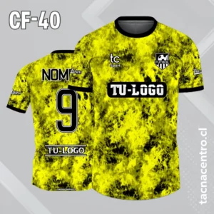 Camiseta de futbol amarilla con manchas borrosas negras