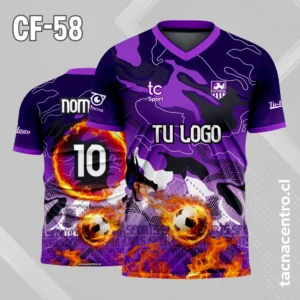 Camiseta de futbol morado con pelota de fuego