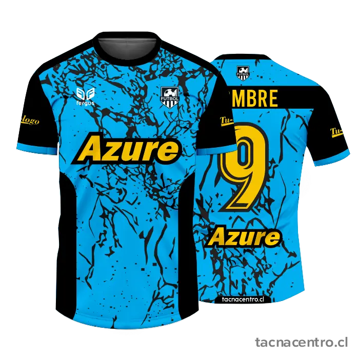 camiseta de futbol celeste con negro