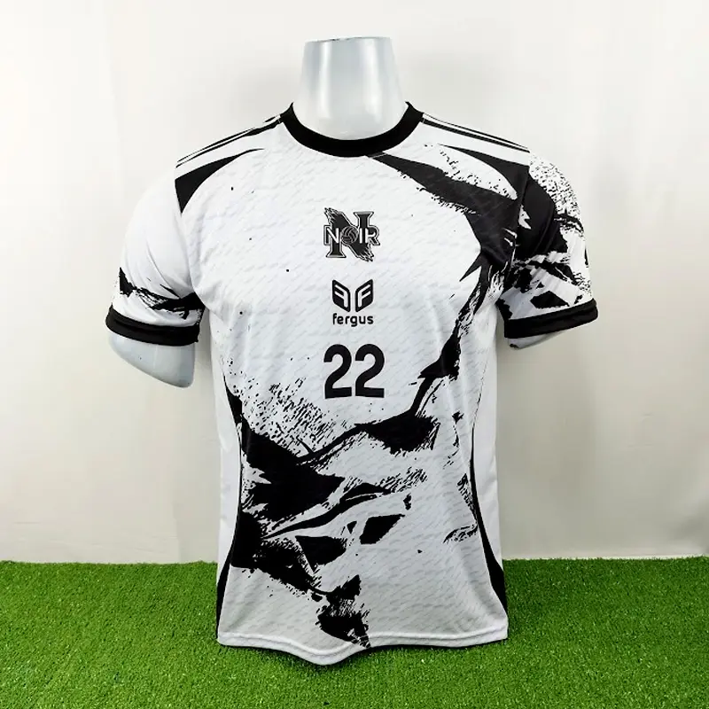 camisetas de futbol blancas con manchas negras