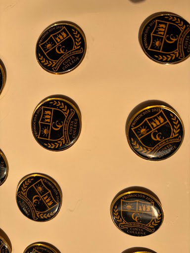 Pines Metalicos Personalizados 15 Photo from customer review