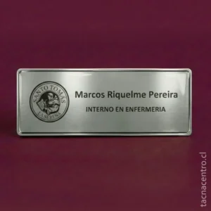pines de identificacion plateados sublimados con resinado para enfermera