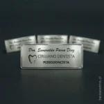 foto de pines de identificacion para cirujano dentista