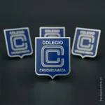 foto de pines esmaltados para colegio chuquicamata