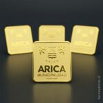 foto de pines dorados personalizados para clientes de chile