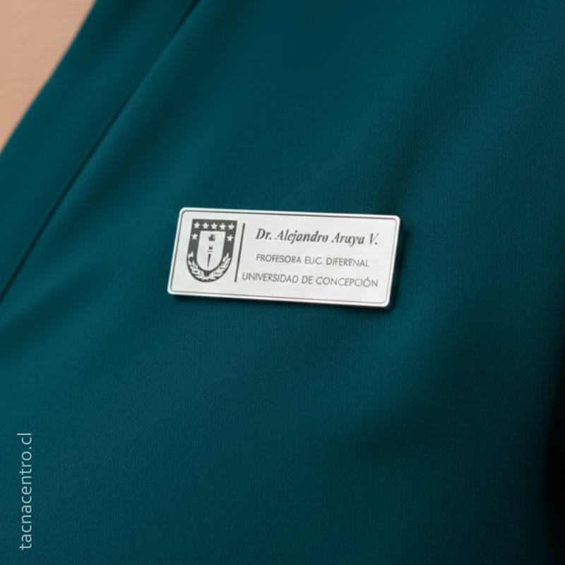 usos de los pines de identificacion para universidades