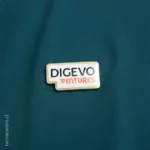 uso de pines sublimados para compañias