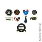 coleccion de piochas esmaltadas con bano resina