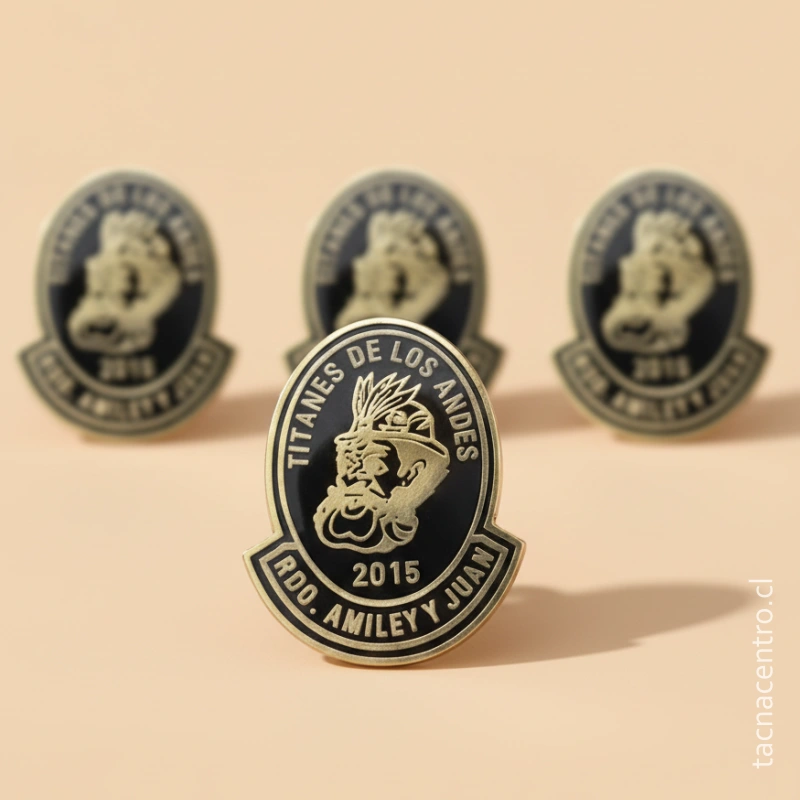 foto de trabajos realizados de pines en viña del mar forma redonda y esmaltado