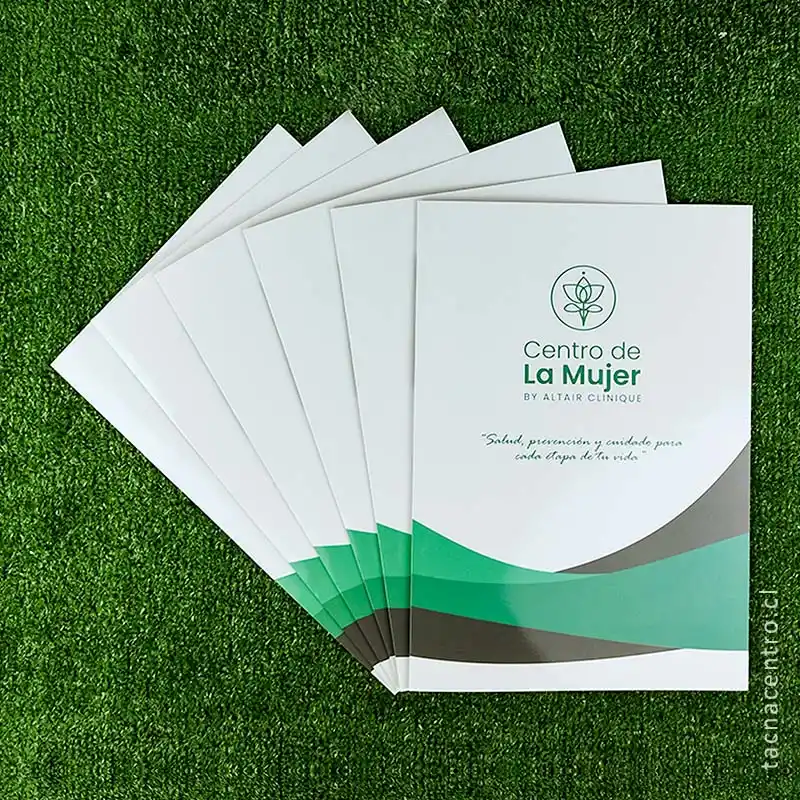 fotos de carpetas corporativas para clinica atencion a mujeres