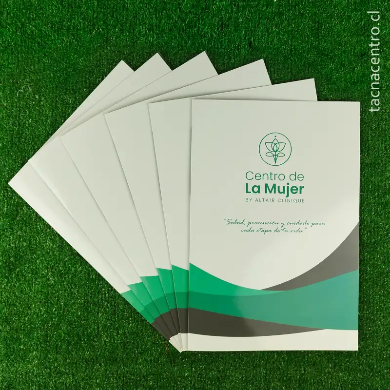 fotos de carpetas en santiago para centro clinico de mujeres 2026