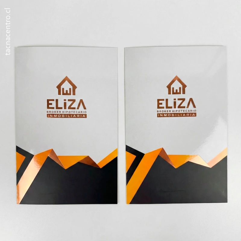 fotos de carpetas hot stamping para inmobiliaria