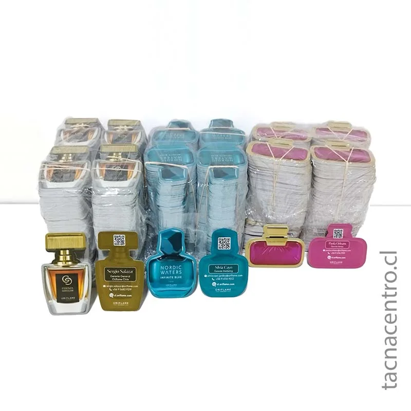 foto de tarjeta troqueladas para perfumeria