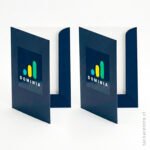 fotos de carpetas troqueladas para empresa tecnologica en chile