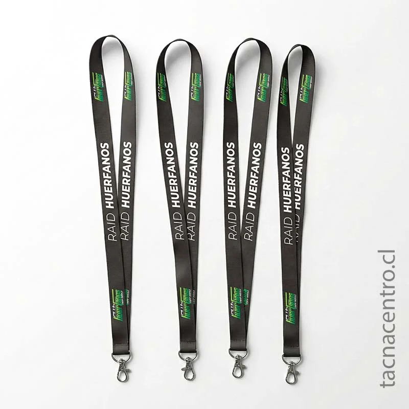 foto de lanyards personalizados para club deportivo