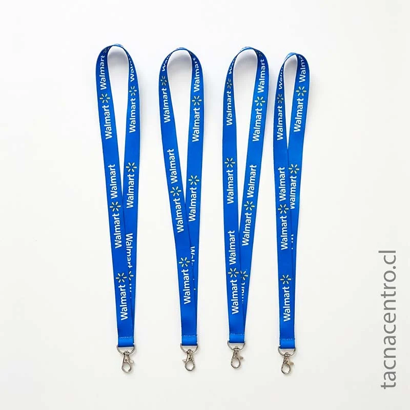 foto de lanyards personalizados para supermercado walmart