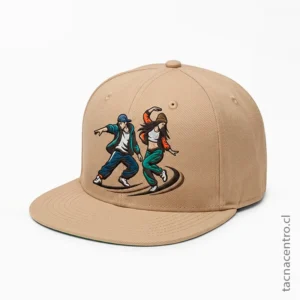 Gorra snapback beige personalizada para staff y grupos 2026.