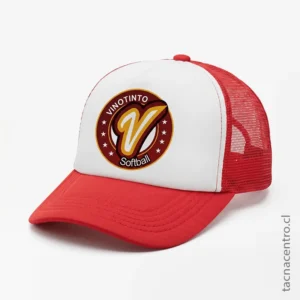 Gorra de malla tipo béisbol roja con visera curva para merchandising deportivo 2026.